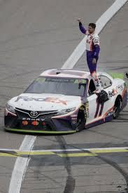How do the overtime rules in nascar work? Hamlin Wins Chaotic Cut Off Race