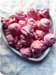 Recette Petites Meringues Aux Fraises Tagada 750g Recette Meringue Aux Fraises Fraises Tagada Meringue