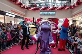 Ob nun speziell auf aktuelle serien ausgerichtet oder zeitlos mit felix, pooh, der biene maja, einer stadt auf teppich oder einer landschaft: Fotostrecke Leonberg Leo Feiert Mit Biene Maja Und Heidi Leonberg Leonberger Kreiszeitung