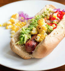 10 Recettes De Hot Dogs Qui Nous Mettent En Appetit Salsa Hot Dog Recettes Idee Recette
