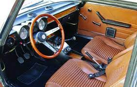 Hot Tin Roofs Alfa Romeo 2000 Gtv Vs Bmw 2002tii Hemmings Motor News Alfa Romeo Bmw 2002 Tii Bmw