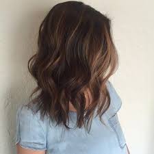 Für alle, die sich nicht entscheiden können die haare kurz oder lang zu tragen, gibt es diese 50 schönsten frisuren für mittellanges haar. Schulterlanges Haar Braun Neue Haar Modelle Braune Haare Schulterlange Haare Braun Haare Mit Highlights
