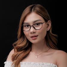 Cat eye frame 5003. Yang suka frame dengan model Cat eye, ini bisa jadi  pilihan yang pas buat daily activity karena frame yang ringan dan kuat  ditambah looksnya yang formal bisa banget