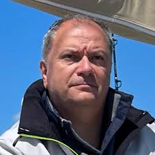 Aircon installation in a boat with diesel heater ducting?