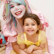 🎉 Helena 4 anos! 🎂✨ Hoje é dia de celebrar a vida da nossa menina, da  nossa bênção, da nossa filha amada: Helena! 💖 Como Deus é bom! 🙏 Cada vez  que