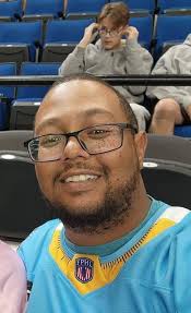 Wishing happy birthday to a friend