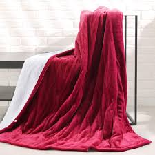 This heated throw utilizes state of the art secure comfort technology that adjusts the temperature of your blanket. Beautyrest Electric Heated Blanket