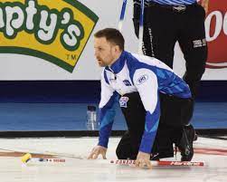 Watch as brad gushue makes a huge play to end the fifth end with a double takeout to score five on kevin koe. Brad Gushue Wikipedia