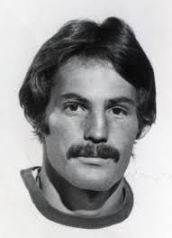 Player photos for the 1975-76 Swift Current Broncos at hockeydb.com
