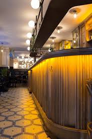 Comptoir De Bar Du Cafe Mademoiselle De Paris Et Sol En Mosaique De Whickelmans Deco Design Interieur Restaurant Design Interieur De Cafe Brasserie Parisienne