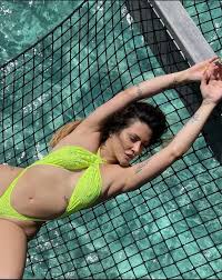 Cleo Pires posta fotos sensuais nas Ilhas Maldivas