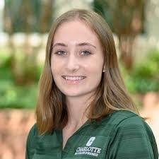 Amanda Niblock's Instagram, Twitter & Facebook