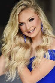 Pageant girls! We have the Miss Merry Christmas Pageant this Saturday and  I'm looking for two or three title holders that are looking for an  appearance and are interested in coming to