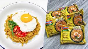 Add noodles to the seasonings, and mix well. Indomie Salted Egg Instant Noodle Taste Test Nice Or Not