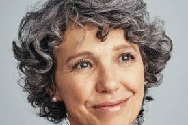 Ich hätte aber gerne lockige haare. So Einfach Konnen Sie Sich Locken Selber Machen Bildderfrau De