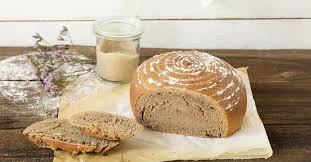 Ab Jetzt Backst Du Reines Roggenbrot Wie Fruher Rezept Roggenbrot Brot Backen Sauerteig Roggenbrot Backen