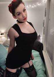 You can copy this cute hairstyle if you wear a pixie. Pin Up Short Hair Shorthairedhotties