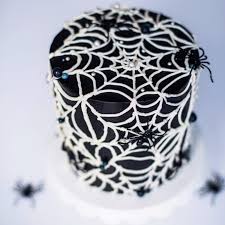 Did you know that black frosting is easier to make if you start with chocolate frosting? Easy And Delicious Black Buttercream That Won T Stain Your Teeth Cake By Courtney