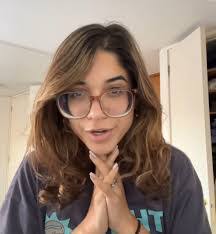 Dani Peralta's Instagram, Twitter & Facebook