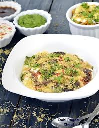 Dahi Ragda Chaat Recipe Indian Roadside Dahi Ragda Chaat Chaat Recipe Recipe Chaat Chaat Recipe Indian Food Recipes Vegetarian