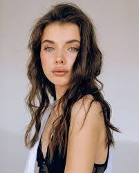 Natalie Puente's Instagram, Twitter & Facebook