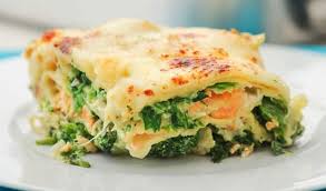 Lasagnes Au Saumon Et Aux Epinards Ww Plat Et Recette En 2020 Lasagne Saumon Plats Faciles Lasagnes