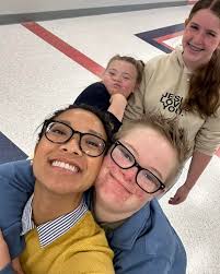 Nothing better than a “HIGH FIVE FRIDAY” 🖐🏼 combined with celebrating  Down Syndrome Awareness month! 💙💛