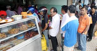 Kami di restoran nasi kandar line clear penang road, ingin mengucapkan selamat hari raya aidilfitri, maaf zahir & batin. Nasi Vanggey Operator Threatens To Sue Culprit Spreading Old Photos