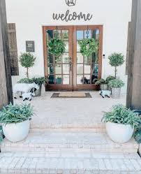 Check spelling or type a new query. 30 Gorgeous And Inviting Farmhouse Style Porch Decorating Ideas