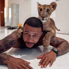 Dutch striker memphis depay is on his way to barcelona from lyon in a transfer worth 25. Pfc Auf Twitter Les Photos De Memphis Depay Sur Son Compte Instagram
