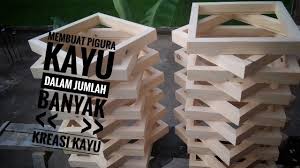 Bingkai foto atau pigura bisa jadi merupakan bagian paling mahal dan terbatas ketika mengabadikan foto atau gambar favorit anda. Pin Di Pallet Projects