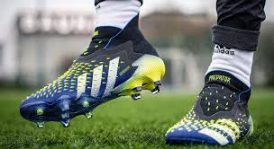 For these soccer cleats, we extended the demonskin 2.0 for. The Predator Freak Foottheball