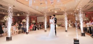 Shop wayfair for wedding decorations to match every style and budget. Average Wedding Cost In Los Angeles How Much Does An La Wedding Actually Cost Anoush Wedding Catering Blog