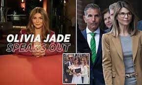 Now, it seems like her usc days are behind her. Acdm7lenj Rwzm
