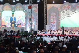 Check spelling or type a new query. Jokowi Hadiri Buka Puasa Bersama Tni Polri Di Lapangan Monas Republika Online