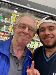 🚚 Keith Hernandez moving into his new house in Hilton Head, South  Carolina. Helping him is his buddy Richard Neer from WFAN... 📦 @kher1737  🤣🤣🤣🤣 #seinfeld #newyorkmets #mets #metsbaseball #baseball #nym  #the7linearmy #