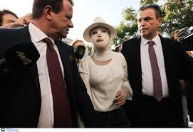 Τι είναι η ειδική μάσκα που φοράει η Ιωάννα Παλιοσπύρου - Iatropedia