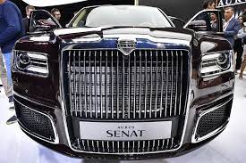 The armoured limousine is powered by a 4.4 litre v8 engine developed by nami, with a 6.6 litre v12. Putins Staatskarosse Kann Jetzt Jeder Kaufen Auto Und Technik Gq