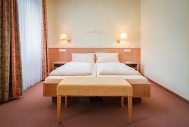 Laubach museum and nidda museum are akzent hotel haus sonnenberg offers 47 forms of accommodation with a safe and a hairdryer. Die Zimmer Im Akzent Hotel Haus Sonnenberg