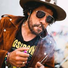 Lewis Floyd Henry (@lewisfloydhenry)