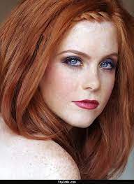Earlier, thin eyebrows that were drawn on with a pencil were the epitome of fashion. Best Makeup Red Hair Fair Skin Style Wu Beautiful Red Hair Red Hair Blue Eyes Red Haired Beauty