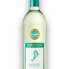 The top picks of this somewhat sweet, fizzy wine · castello del poggio moscato (italy) · ecco domani moscato 2011 (italy) · saracco moscato d'asti . Reviews Of The 9 Best Moscato Wines