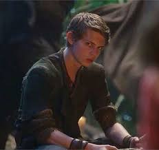 Pin By Alli Galloway On Vigilance Peter Pan Ouat Robbie Kay Peter Pan Robbie Kay