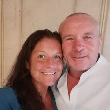 👋 👋 any tips for getting my oven clean without using strong cleaning  products please ? as i have a health condition which leaves me unable to  use them thankyou 😊