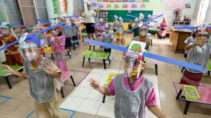 Pero no podemos asumir la responsabilidad de las consecuencias para la salud que pueden tener las condiciones actuales de la vuelta a clase que implican las citadas instrucciones de 6 de julio y el documento sobre medidas de prevención, protección, vigilancia y promoción de salud. Coronavirus En Las Escuelas Que Tan Peligroso Es El Covid 19 Para Los Ninos Y Otras Preguntas Sobre El Riesgo De Contagio En La Vuelta A Las Aulas Bbc News Mundo