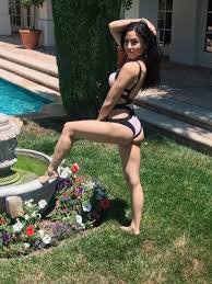 Anna Akana on X: IM! FEELING! MYSELF! TODAY! 🔥 t.coo7KPPNCL16   X