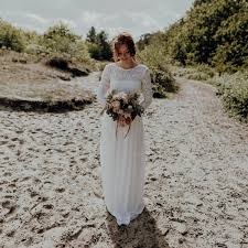 Unsere premium brautkleider shops in köln bieten dir alles, was das brautherz begehrt. Als Mich Fotografin Anika Enns Nach Einem Boho Brautkleid Ein Fur Inspirations Foto Shooting Am Strand Von Sint Strandhochzeit Brautkleid Hochzeitskleid Blumen