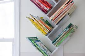 Today i have rounded up a ton of diy kids bookshelf ideas for you. Tree Bookshelf Diy For A Beautiful Minimal And Shared Kids Bedroom