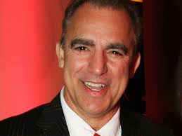 Ator Jay Thomas, das séries "Murphy Brown" e "Cheers", morre aos 69 anos