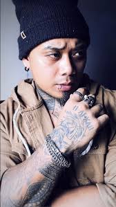 BEN MENDELSOHN Born: 03 April 1969 Birthplace: Melbourne Victoria Australia  Height: 180cm 5'11" One of Australia's most successful Actors. He's been  acting up a storm since his teens. He does drama and